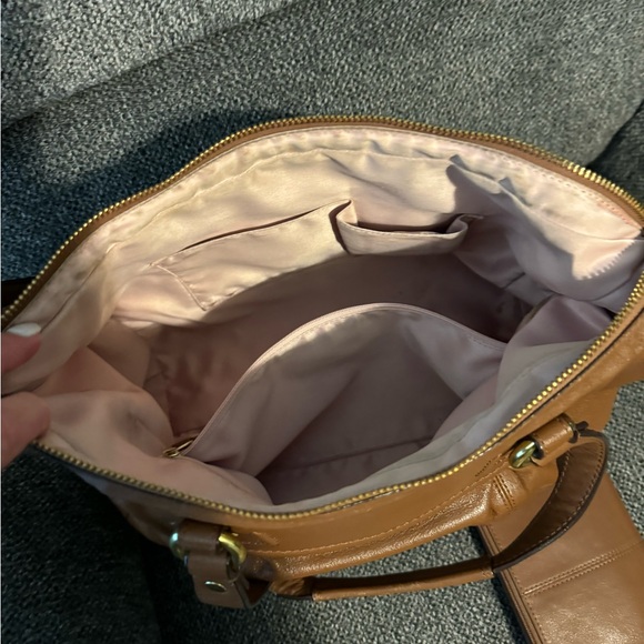 Coach tan leather crossbody hobo bag with matching wallet - Picture 4 of 6